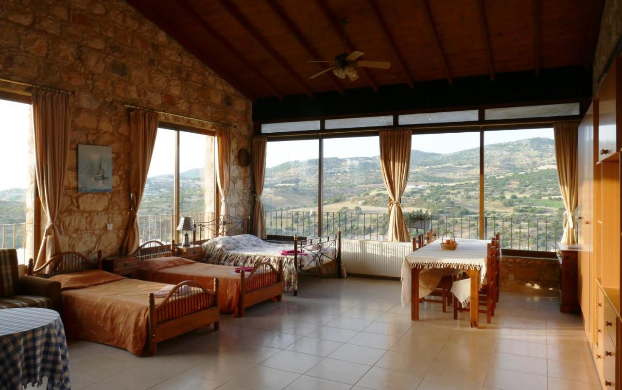Studio With View In Polis Area Simou Exteriér fotografie