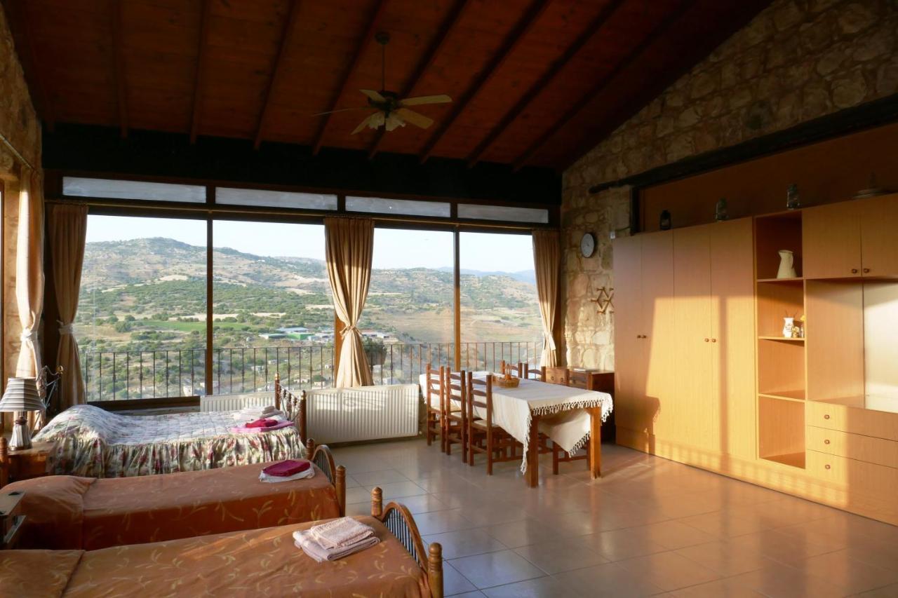 Studio With View In Polis Area Simou Exteriér fotografie